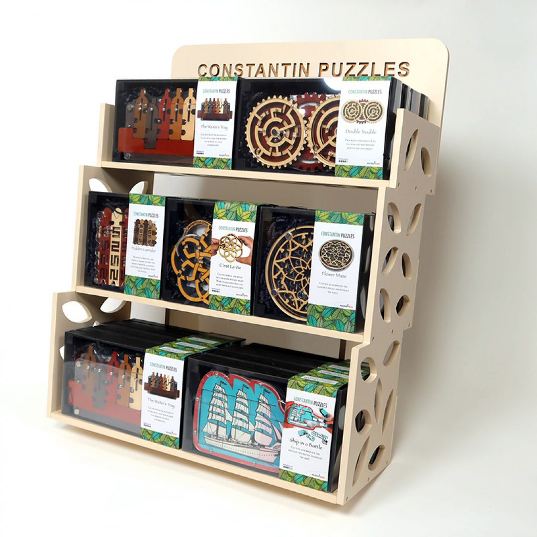 c_wooden_table_display_lr c_wooden_table_display_lr